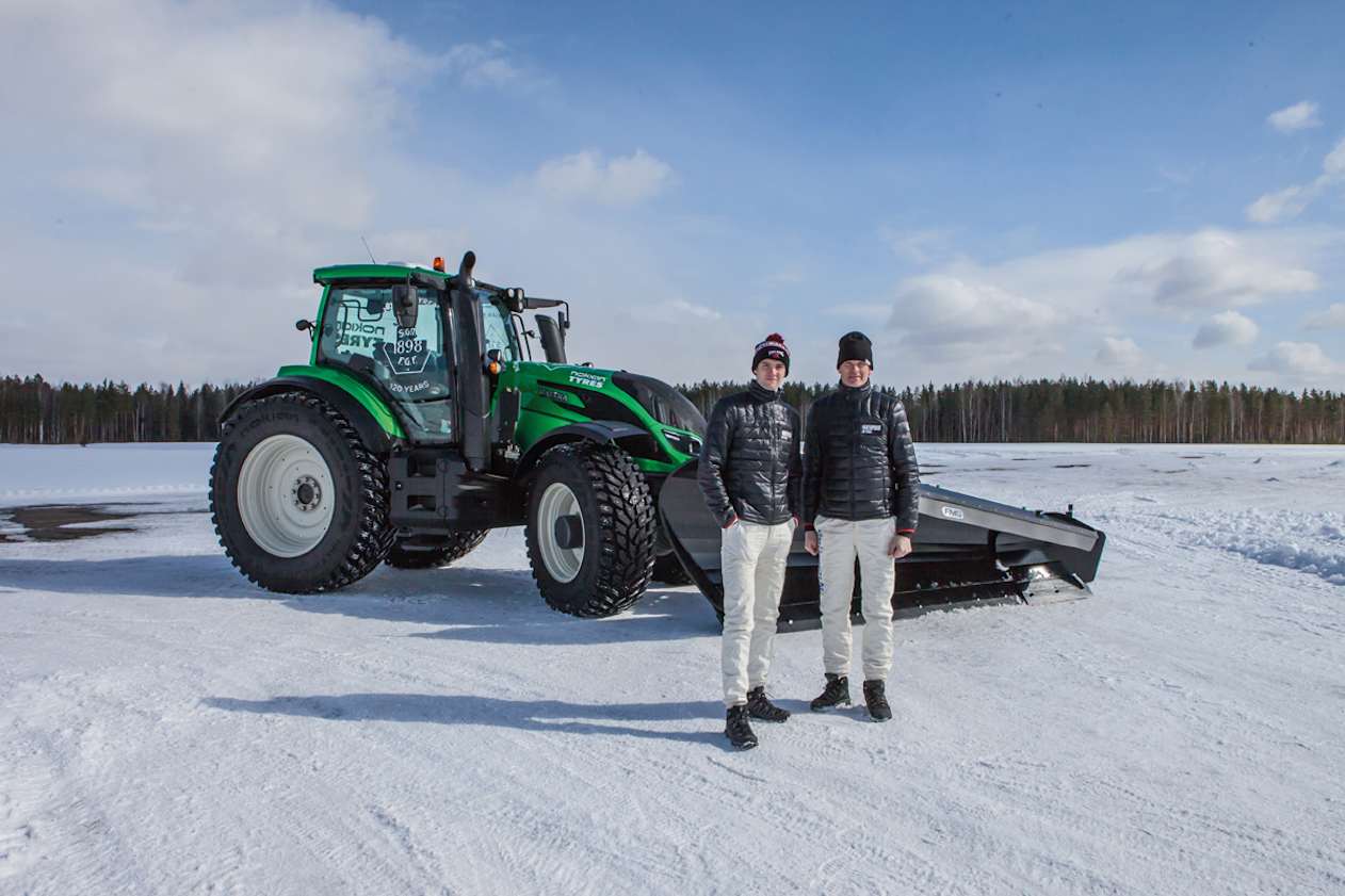 Marcus Grönholm and his son Niclas.